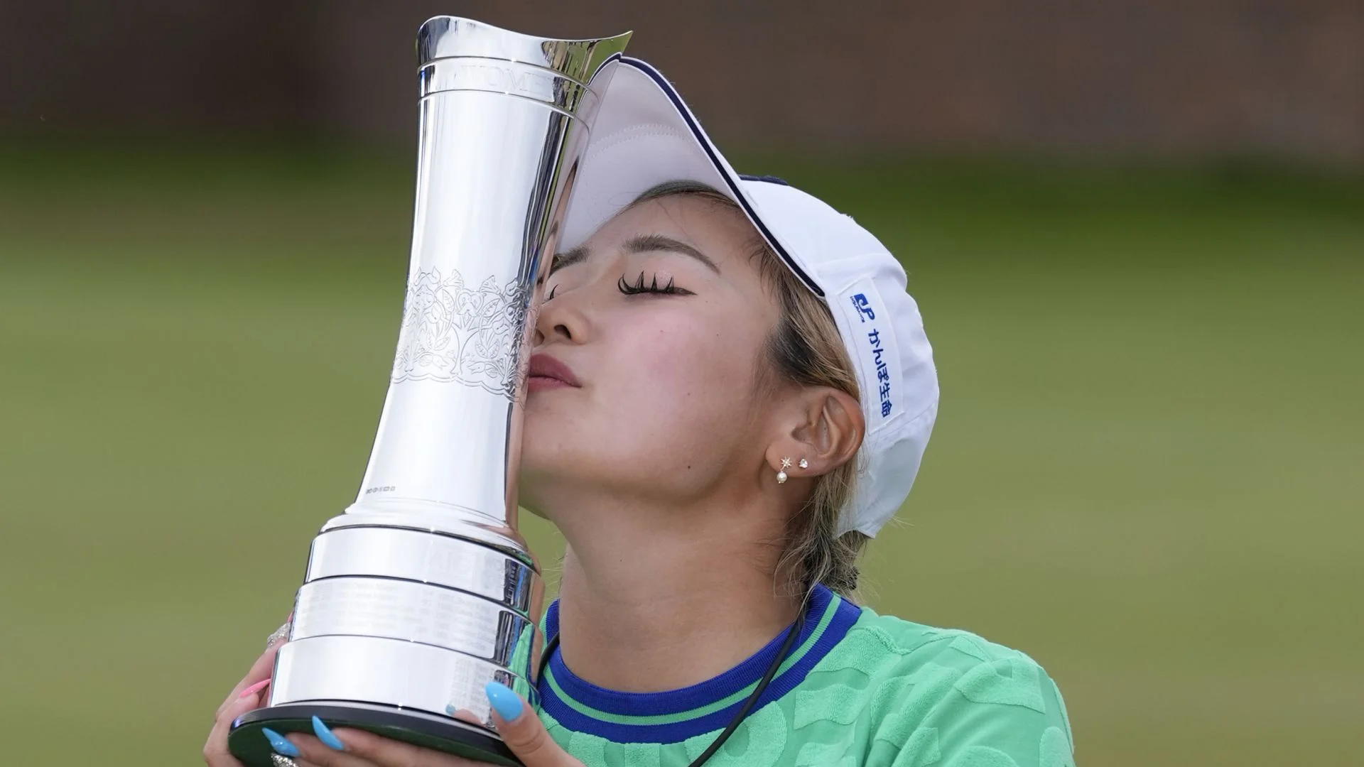 Kuwaki pips Henseleit to Women's Open play-off win after extraordinary finish