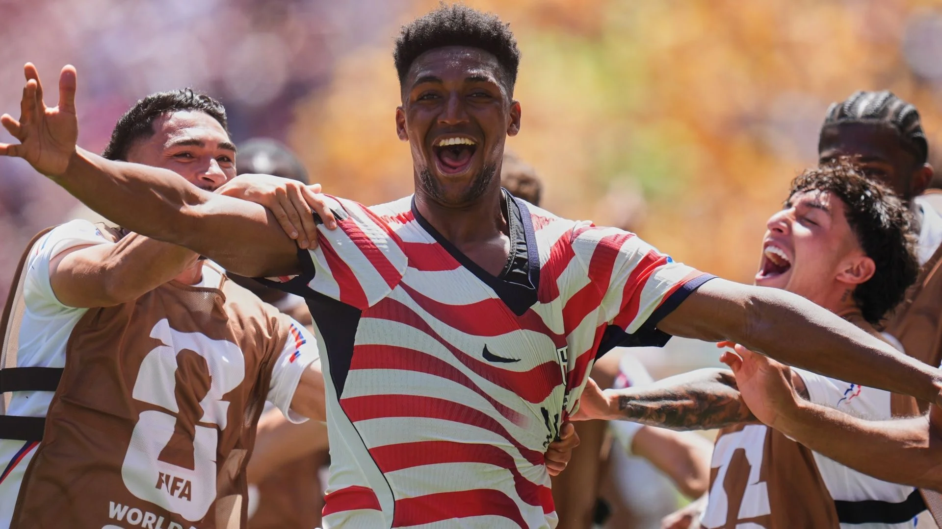 USA secure World Cup knockout spot with win over Australia