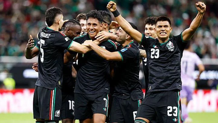 Luis Romo celebrates with teammates scoring his team's goal during the 2026 World Cup Group Amatch between Mexico and South Korea at the Guadalajara Stadium